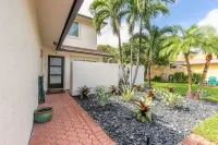 Modern Delray Beach Charmer - 2 Blocks South of Atlantic Ave. in Delray Beach