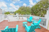 Sunrise on Sunset: 5 bed/5 bath sleeps 16 with a heated pool!