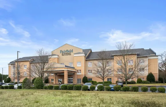 伯明翰富爾頓代爾萬楓酒店/I-65州際公路