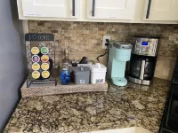 On HGTV Show House Hunters! Heated Pool! Family & Dog friendly, Prime location!