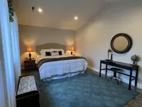 Quiet Cul-de-sac home with hot tub