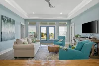 Fall Family Special ~ Private Heated Pool & Hot Tub ~ King Beds ~ Ocean View