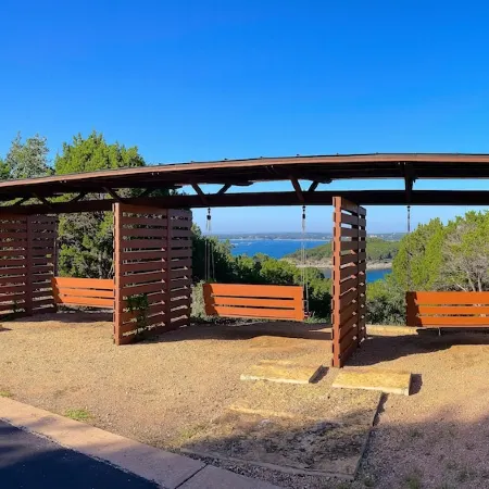 Panoramic Lake Travis Escape – 3Br 3BA Unit w  Lake View Balcony & Resort Pools