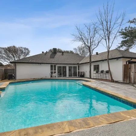 Family friendly/POOL/Sleeps 16/Luxury