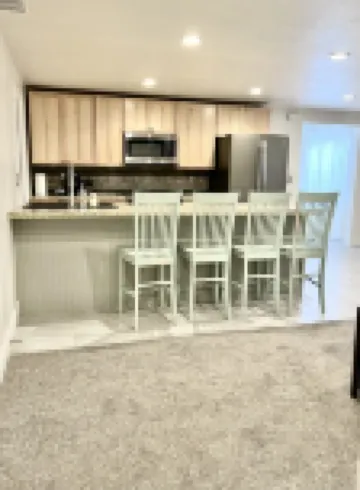 2B/1B Basement Apt Near Jordan Landing - Flexible Check-in/Out! Sleeps 6