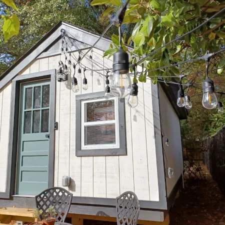 The Tiny House Experience, at That Treasure House .. 2 Bed Loft & 1 Bath