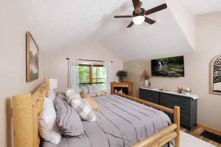 Modern Luxury with Rustic Charm-5Min to Downtown! Perfect for Lifetime Memories! Отели в г. Севи