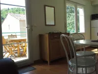 Apt. T1 Bis in town on the 1st floor of a residence with terrace carractère Hotel a Cahors