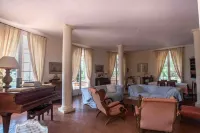 La Malpagne Villa 400m2 Pieds Dans L'eau