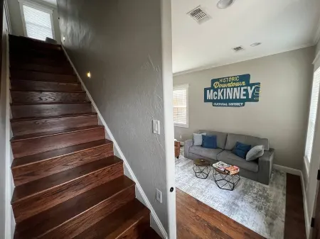 Park View Serenity, walk downtown, across park