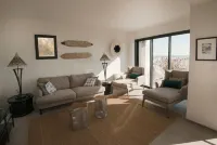 Superb new apartment "feet in the water" exceptional view on the beach Hoteles en Mauguio