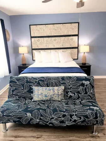 The Mark at Surfside, Apt. 9