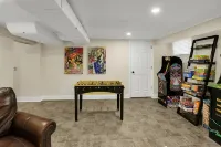 Bancroft House-Spacious, just remodeled & updated! New appliances, arcade games!