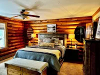 Log Home-Hot Tub-Game Room/Workout Room/Fireplace-BBQ-Yard Games/Pickleball Hotels in Woodmoor