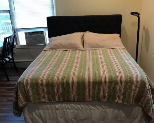 Entire Guest Suite in Haus Edelweiss on the Blue Ridge Parkway Hotels in McDowell County