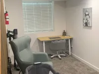 Broadway Charmer, 3 minutes from Downtown and just 13 minutes from the Airport.