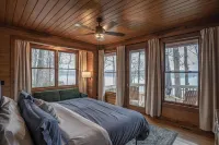 Lake Oconee Lake Front Cabin+Private Dock+Fire Pit+Fireplace+Amazing Views!