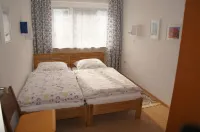 Cozy city apartment with carport for 2 to 5 people near the thermal baths