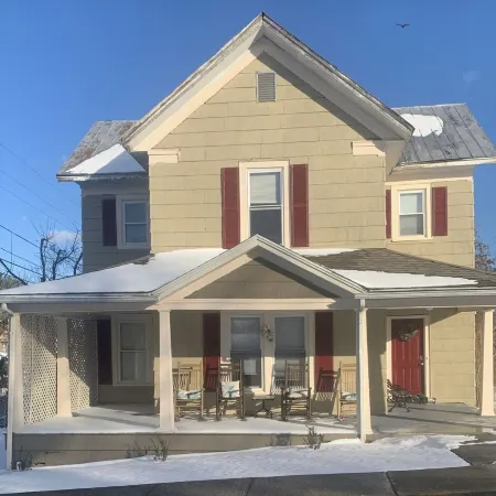 Roomy Outdoor Getaway close to Pipestem Park and Winterplace Resort.