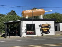 Creekside Beach House Getaway-- 3 blocks from beach!