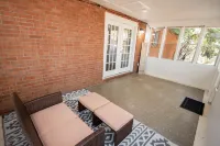 Rustic and Serene Home, 3BR, King Bed, Near RAFB