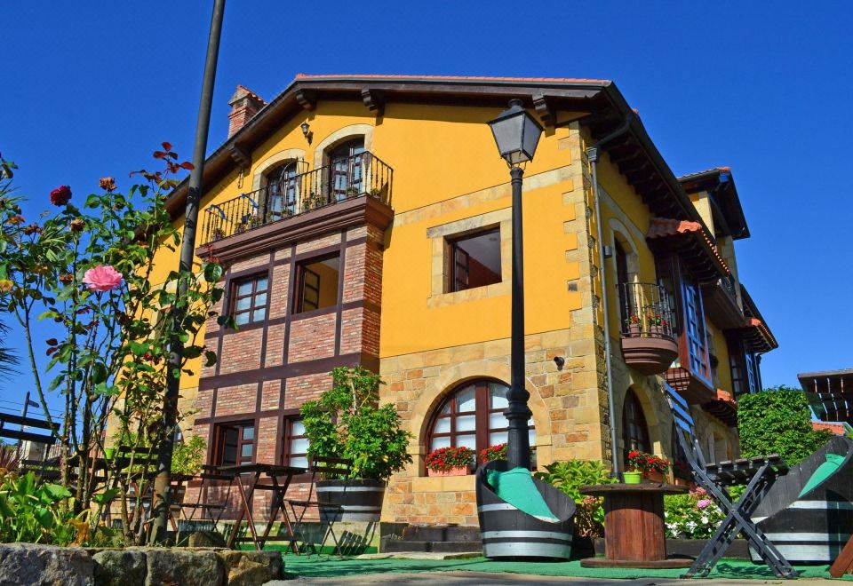 hotel overview picture