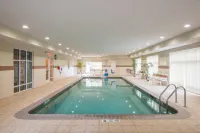 Hampton Inn Kingston - Swimmingpools