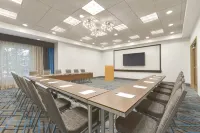 Hampton Inn & Suites Herndon-Reston Hotels in Herndon