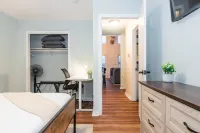 Modern Cabin-Stunning Mtn Views-Hot Tub-Ping Pong&Arcade-FirePit-Pet Friendly!