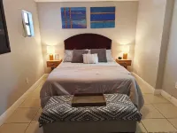 Queen. Minutes to Wilton drive. Private entrance and bathroom