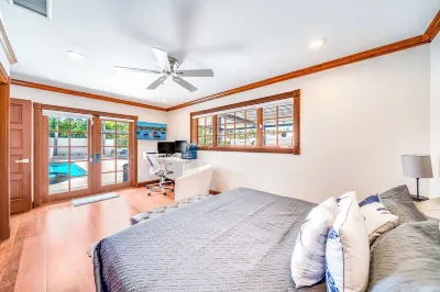 Heated Pool & Hot Tub! Waterfront+Golf Cart!