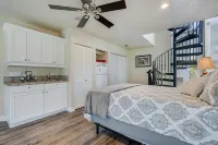 Longboat Key , Beach , Pool , Dock , Canal , Boat Access. Kayak rentals, Fishing