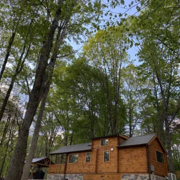 Secluded Log Cabin with Premium Hot Tub under Gazebo