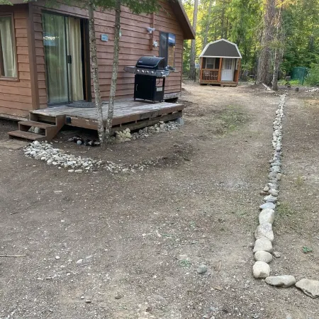 Escape to Priest Lake! Cabin in the woods! Air Conditioning and WiFi!!