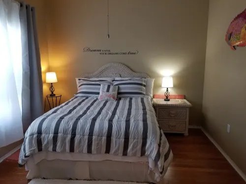 5 min. to Madiera Beach, Fl. GATED. PERFECT !