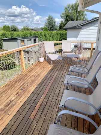 "The Langley House", walk to downtown, newly remodeled, family friendly!