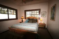 Awesome Custom-built Guesthouse In Quiet Downtown Location