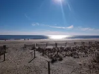 Mermaid Lagoon! Beautiful waterway views, private pool, great family getaway!