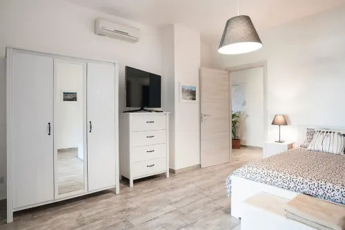 Villa Ginevra depandance swimming pool and wifi and free parking