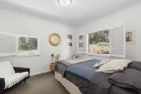 Luxurious Cottage with Valley Views & Cozy Fireplace. Tha Award Winner 2025. Hotels in Tanybryn