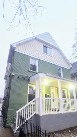 New & Modern Home - Just a 5-Minute Walk to the Falls