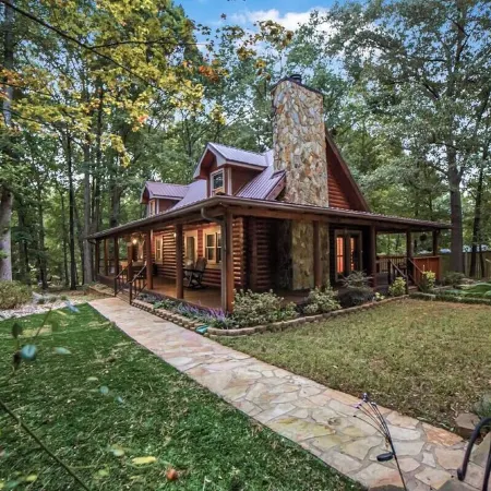 Private Luxury Cabin with Hot Tub, Fire Pit & Sauna Escape