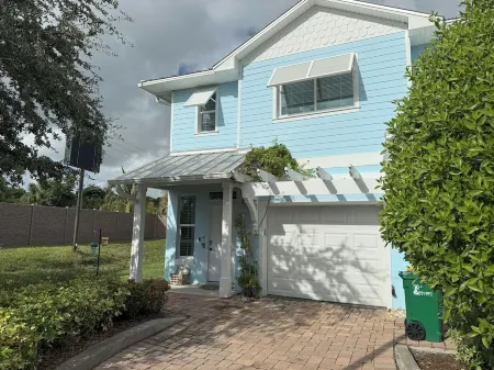 Cape Crossing Townhome Marina View Fully Furnished 3 Bedroom Sleep 8 Heated Pool