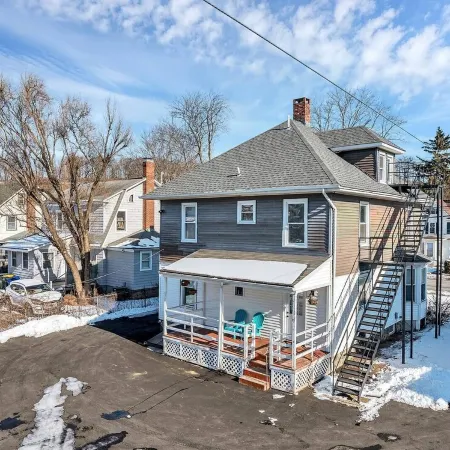 Welcome to Hat City Danbury | A Suburban Retreat Close to It All