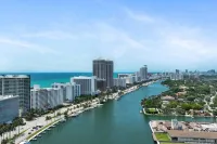 Miami Beach Waterfront Mansion, Pool, Ping Pong, Grill, Guest House, Gated
