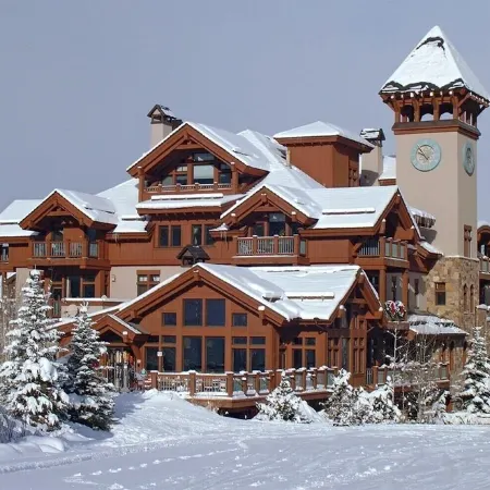 True Ski in Ski Out Located In Arrowhead village. 3 Bed / 3 Bath Unit