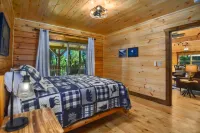 Stunning Mountain View With Hot tub & Game Room. Indoor/Outdoor Fireplace