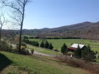 Enjoy, Beautiful, up close & personal mountain views ,1 mile from Lake Chatuge