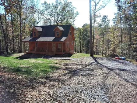 Peacefull, Private Cabin! 140 Acres,Mile of River Trails! 10 Minutes to Rt.151!