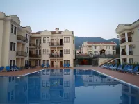 Sea Breeze Hotel and Apartments - สระว่ายน้ำส่วนตัว